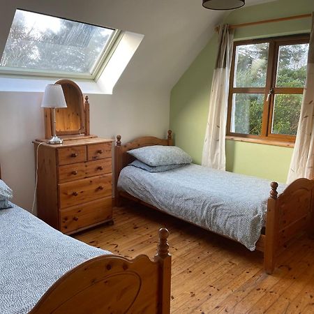 Bunkhouse - Letterfrack Farm Villa Bagian luar foto