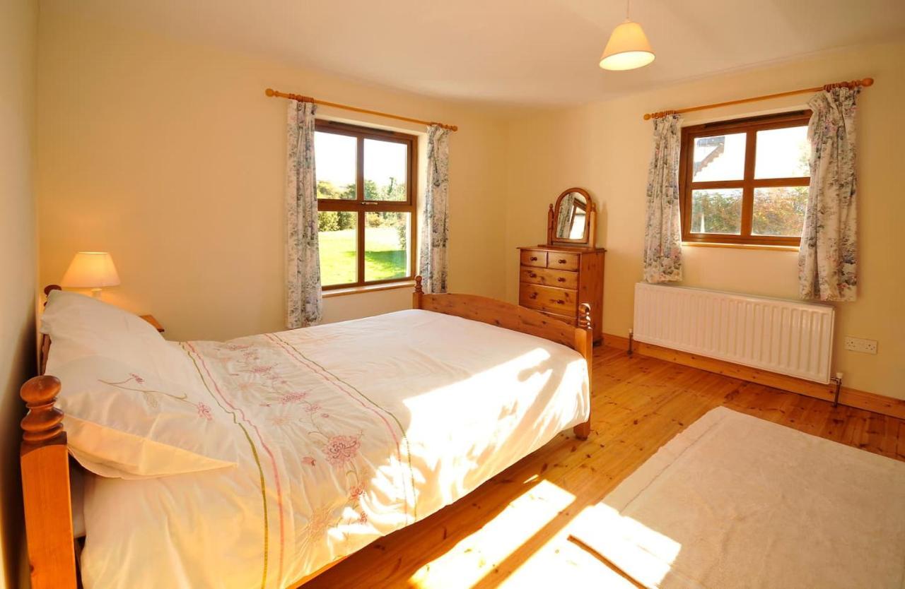 Bunkhouse - Letterfrack Farm Villa Bagian luar foto