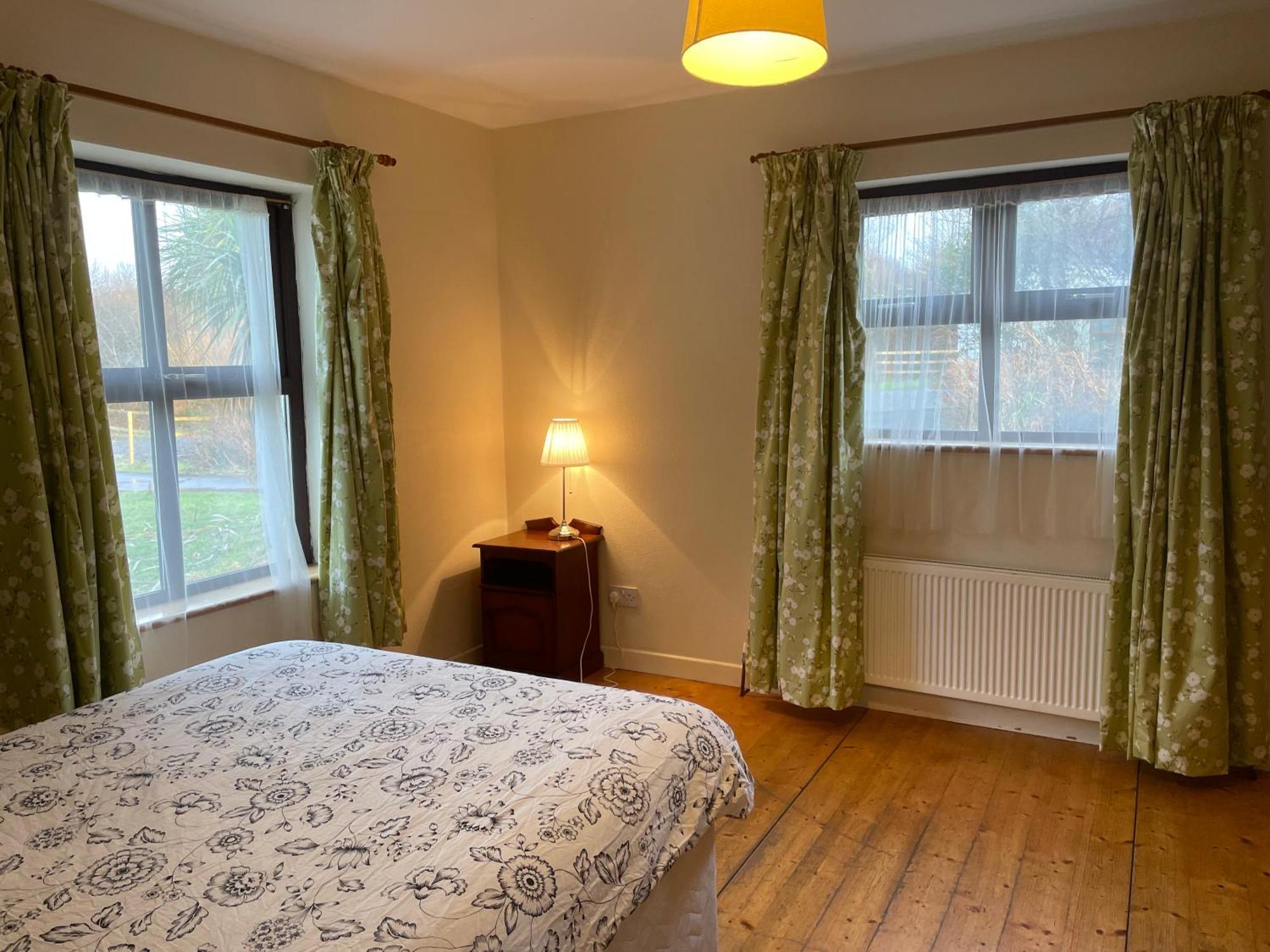 Bunkhouse - Letterfrack Farm Villa Bagian luar foto
