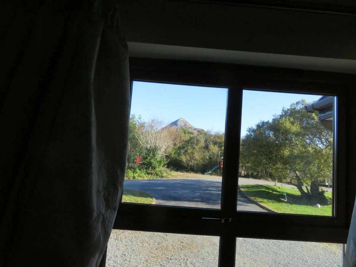 Bunkhouse - Letterfrack Farm Villa Bagian luar foto