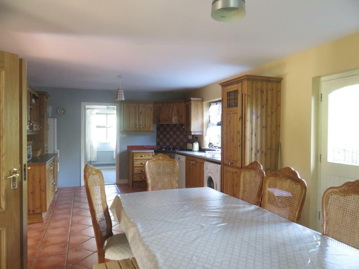 Bunkhouse - Letterfrack Farm Villa Bagian luar foto